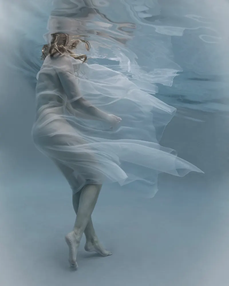 Underwater People No. 32